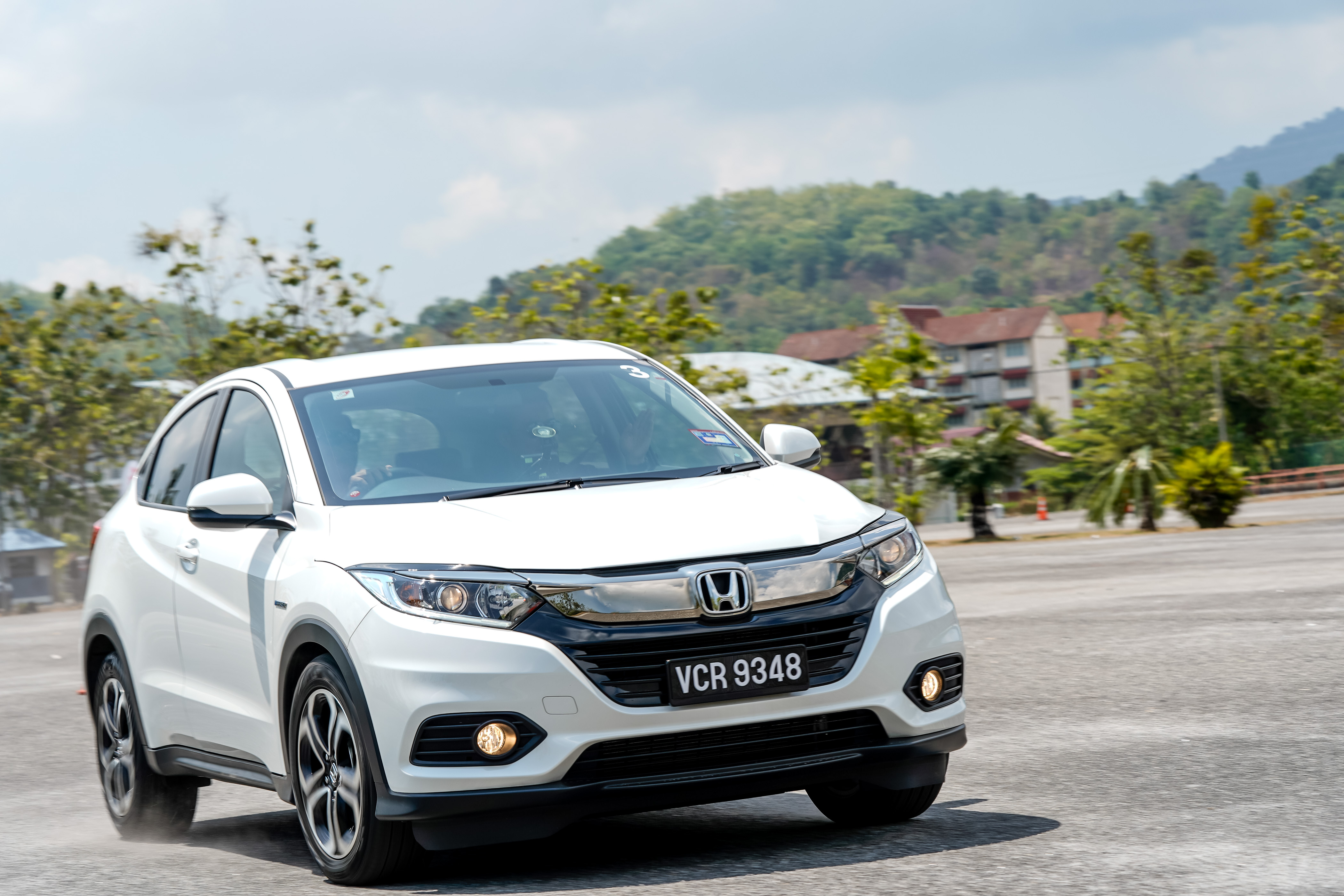 WEEKEND FEATURE: Honda HR-V Hybrid i-DCD Driven! - News and reviews on