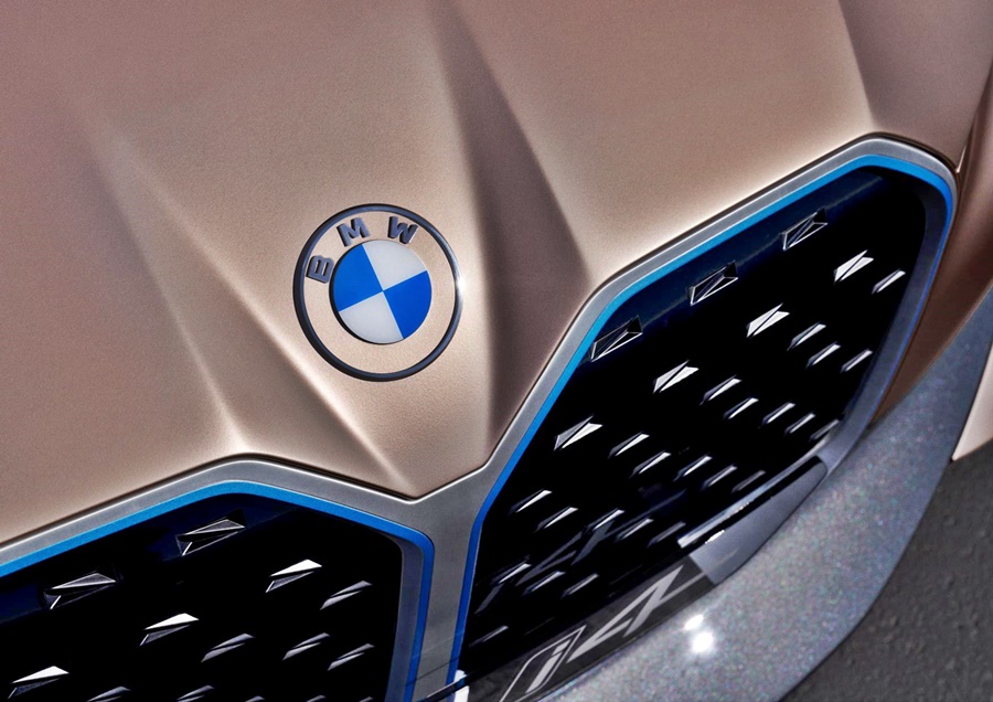 BMW Concept i4 previews allelectric model to go on sale