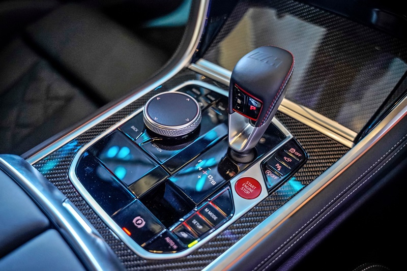 2020 BMW M8