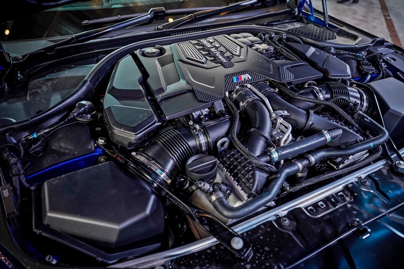 2020 BMW M8