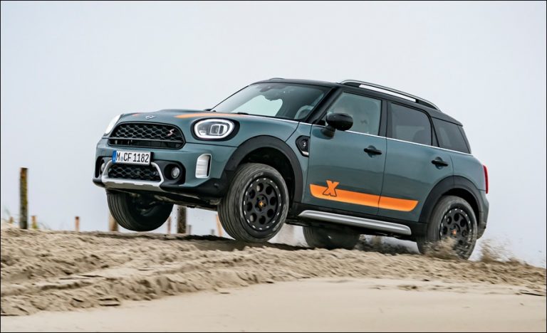 2020 MINI Countryman Powered by X-raid