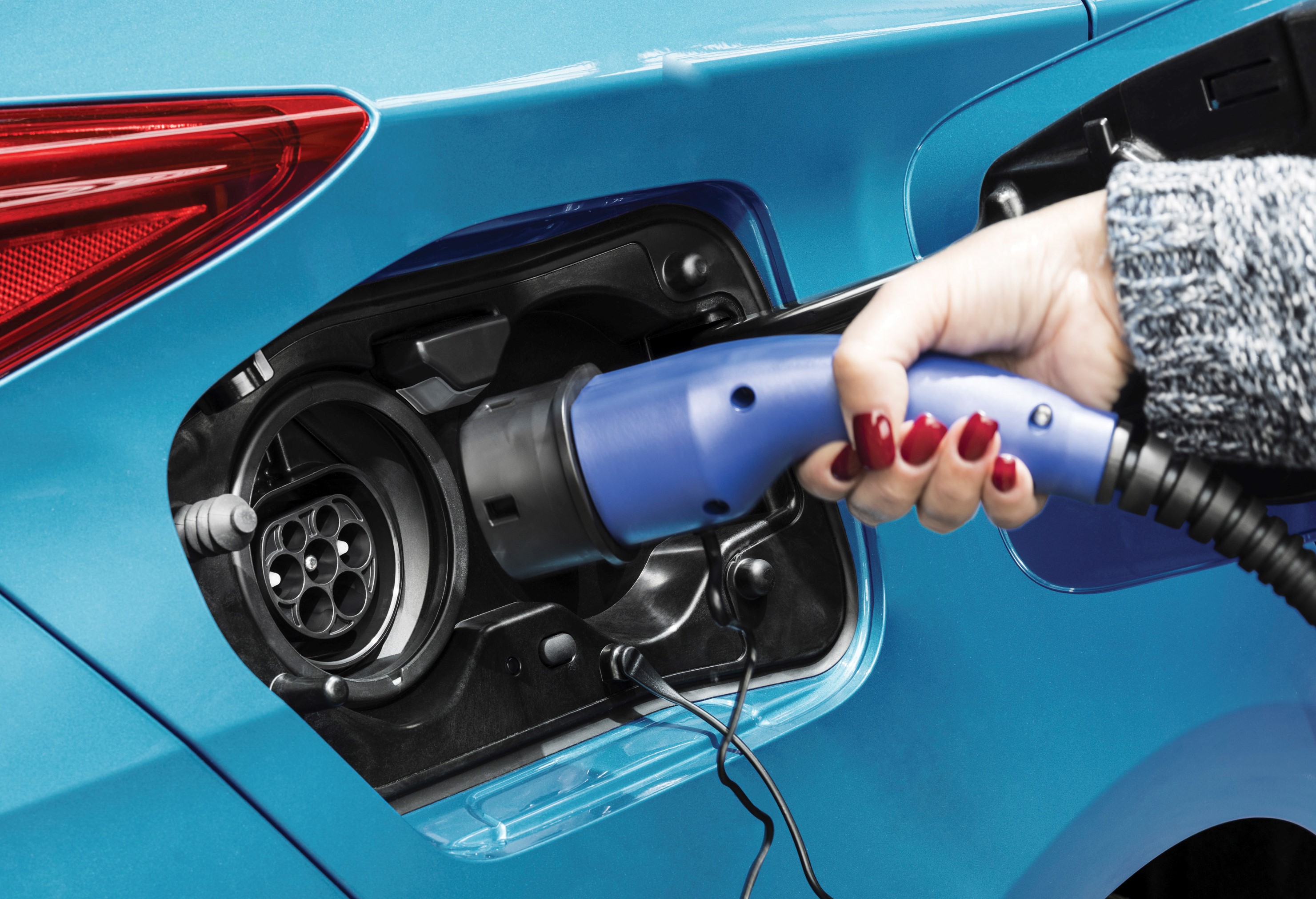 Do All Electric Vehicles Have The Same Charge Plug