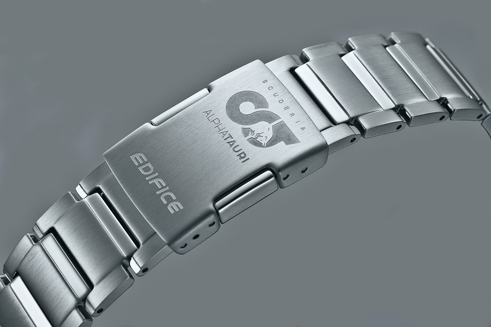 Casio EQB-1100AT