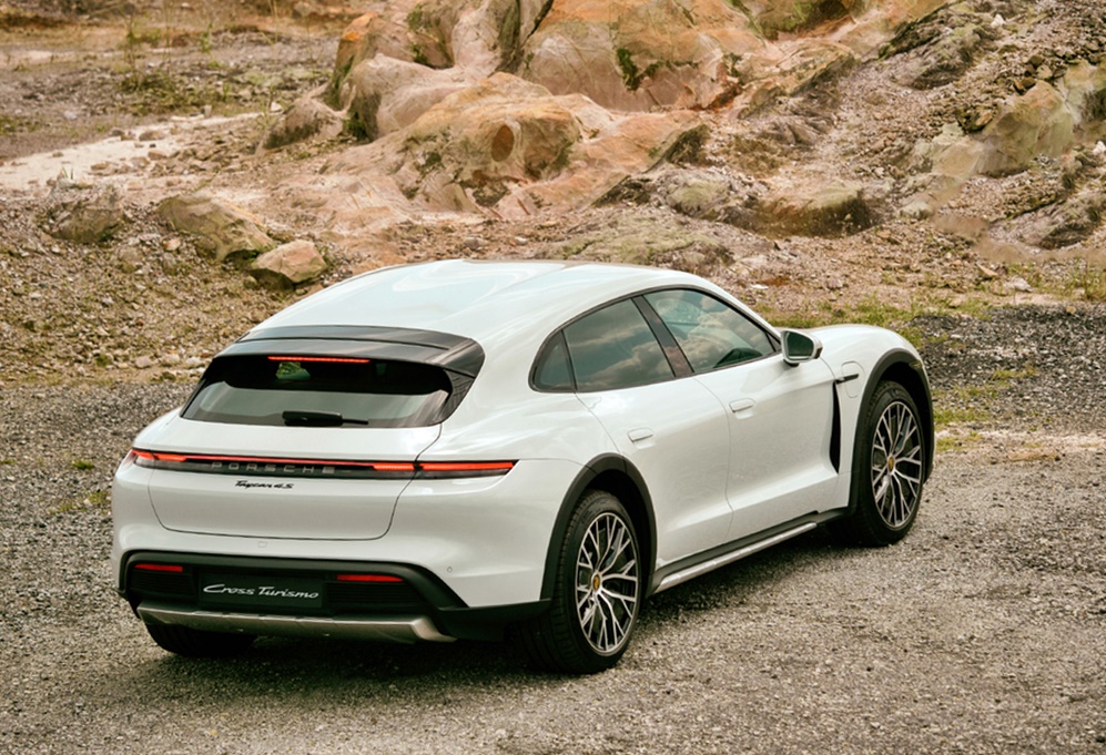 2021 Porsche Taycan Cross Turismo EV